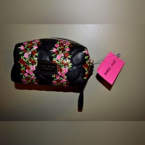 4/$20 Betsy Johnson clutch